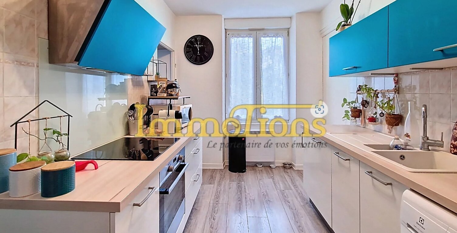 Appartement centre ST MARCELLIN — photo 1