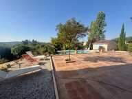 VILLA PLAIN-PIED DE 130M² HABITABLES, 3 CHAMBRES, AVEC PISCINE ET DÉPENDANCE – TERRAIN 2 400 M² — photo 3