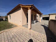 MAISON DE TYPE 3 AVEC GRAND HANGAR A VENDRE SUR PEYROLLES EN — photo 3