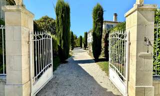 Maison 10 Pièces 285 m² à vendre à Saint-Dizant-du-Gua (17240)