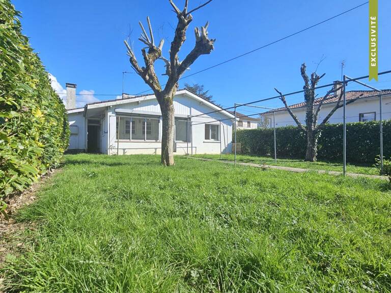 Maison Plain-pied avec jardin — photo 1