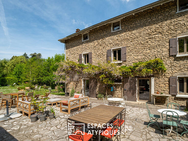 Auberge de caractère fin XVIIIeme siècle entièrement rénovée avec jardin paysagé au coeur du village — photo 1