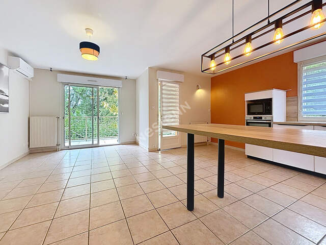Appartement T3 en rez-de-chaussée avec terrasse et stationnement  Montauban Beausoleil — photo du bien