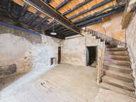 Maison en pierre au coeur du village de Chalencon à réhabiliter avec cour — photo 4