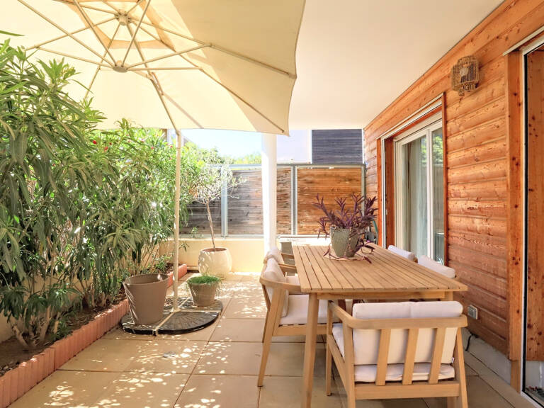 M2329 - CUERS - Pas Redon - Appartement T3 - RDJ - Terrasses - Garage double — photo 1
