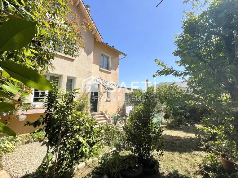 Maison de famille avec garage et jardin — photo 1