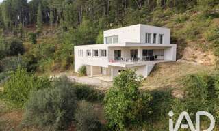 Maison 5 Pièces 233 m² à vendre à Ucel (07200)
