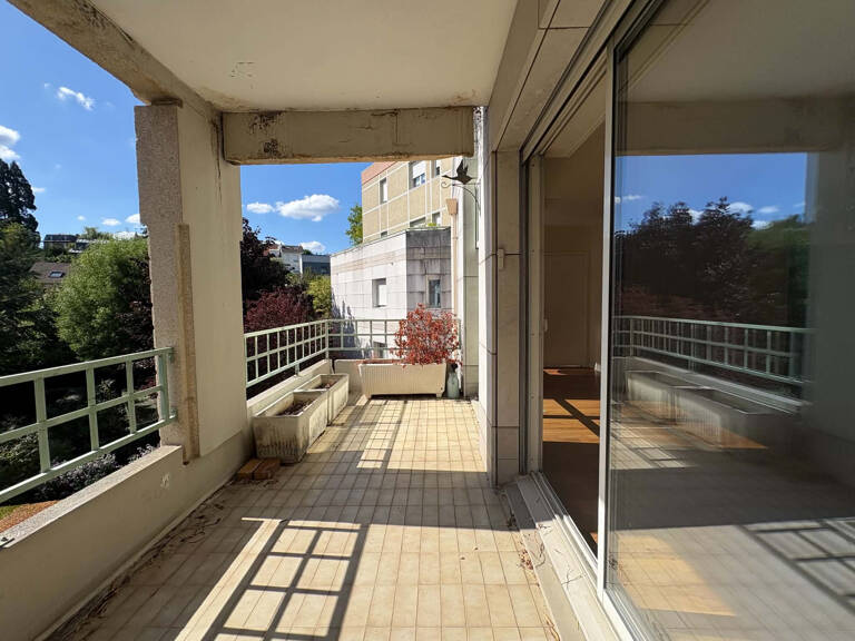 AGREABLE APPARTEMENT SPACIEUX ET TRAVERSANT - NOMBREUX EXTER — photo 1