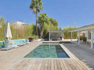 Villa de plain-pied + garage et piscine traditionnelle, bar, pool-house, et nombreuses annexes — photo 3