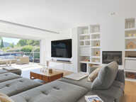 Villa de plain-pied + garage et piscine traditionnelle, bar, pool-house, et nombreuses annexes — photo 4