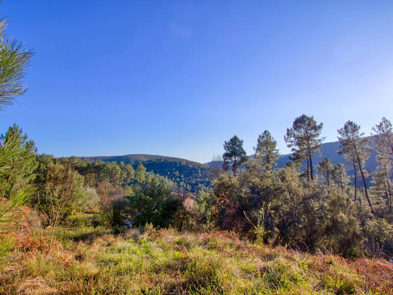 Terrain constructible dominant la vallée — photo 1