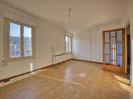 Maison de Village 2 Appartements, Local Commercial et Garage — photo 2