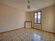 Maison de Village 2 Appartements, Local Commercial et Garage — photo 3