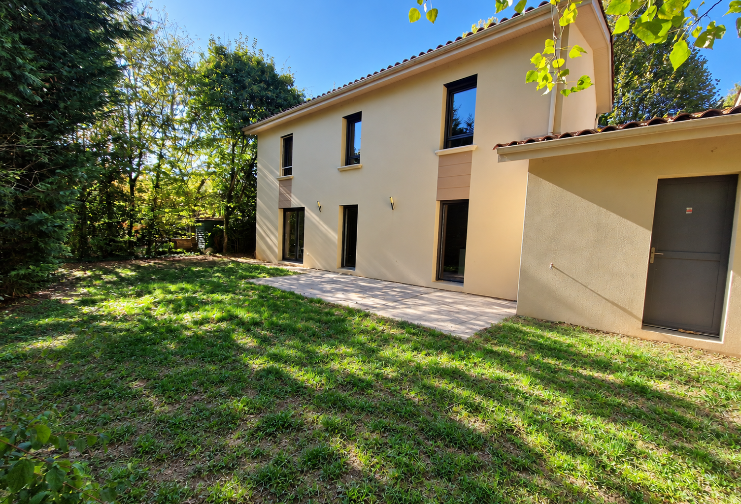 LOCATION ECULLY 69130 MAISON 5 PIECES 4 CHAMBRES JARDIN TERRASSE GARAGE PARKING — photo 1