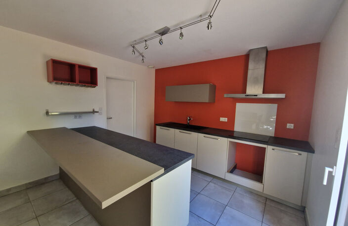 LOCATION ECULLY 69130 MAISON 5 PIECES 4 CHAMBRES JARDIN TERRASSE GARAGE PARKING — photo 4