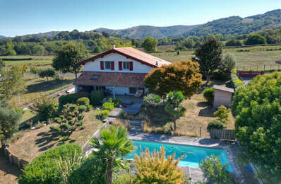 Maison avec piscine à Ossès — photo du bien