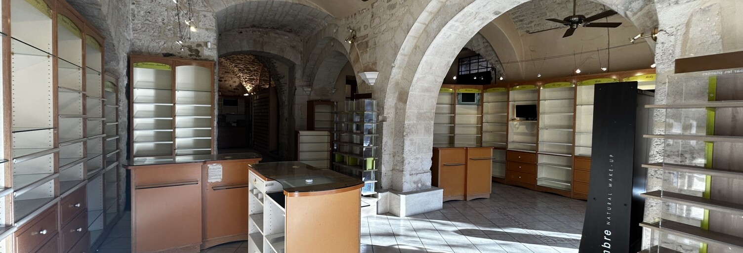 Commerce  147 m² à vendre à Saint-Marcel-d'Ardèche (07700)