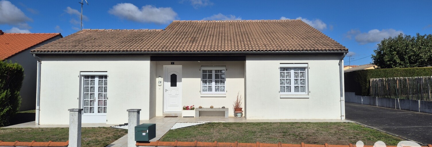Maison 5 Pièces 105 m² à vendre à Saint-Pierre-des-Échaubrognes (79700)