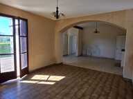 MONTMORILLON  centre : Maison ancienne 100² .m² hab.3ch . Terrain clos .  — photo 4