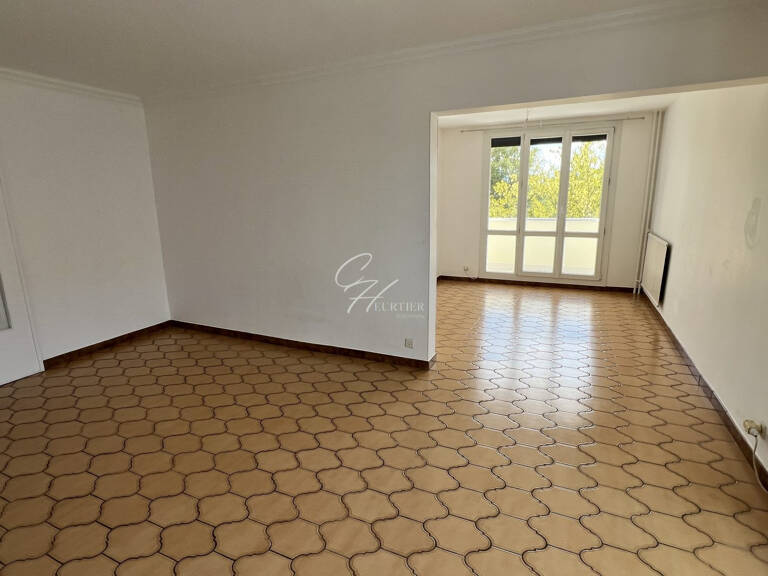 FONTAINE: T4 de 79.29m² avec un stationnement privé — photo 1