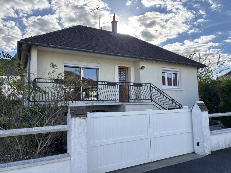 LA CHAUSSÉE SAINT VICTOR - Pavillon sur sous-sol vivable de pla — photo 1