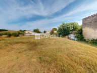 LA FARE-LES-OLIVIERS ? CENTRE VILLAGE ? TERRAIN À BÂTIR DE 1 020 M² — photo 2