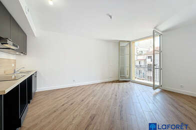 Appartement 1 pièces 883 €