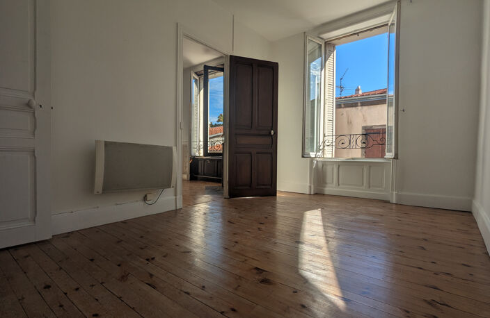 T2 de 40 m2 - quartier Saint-Alyre — photo 3