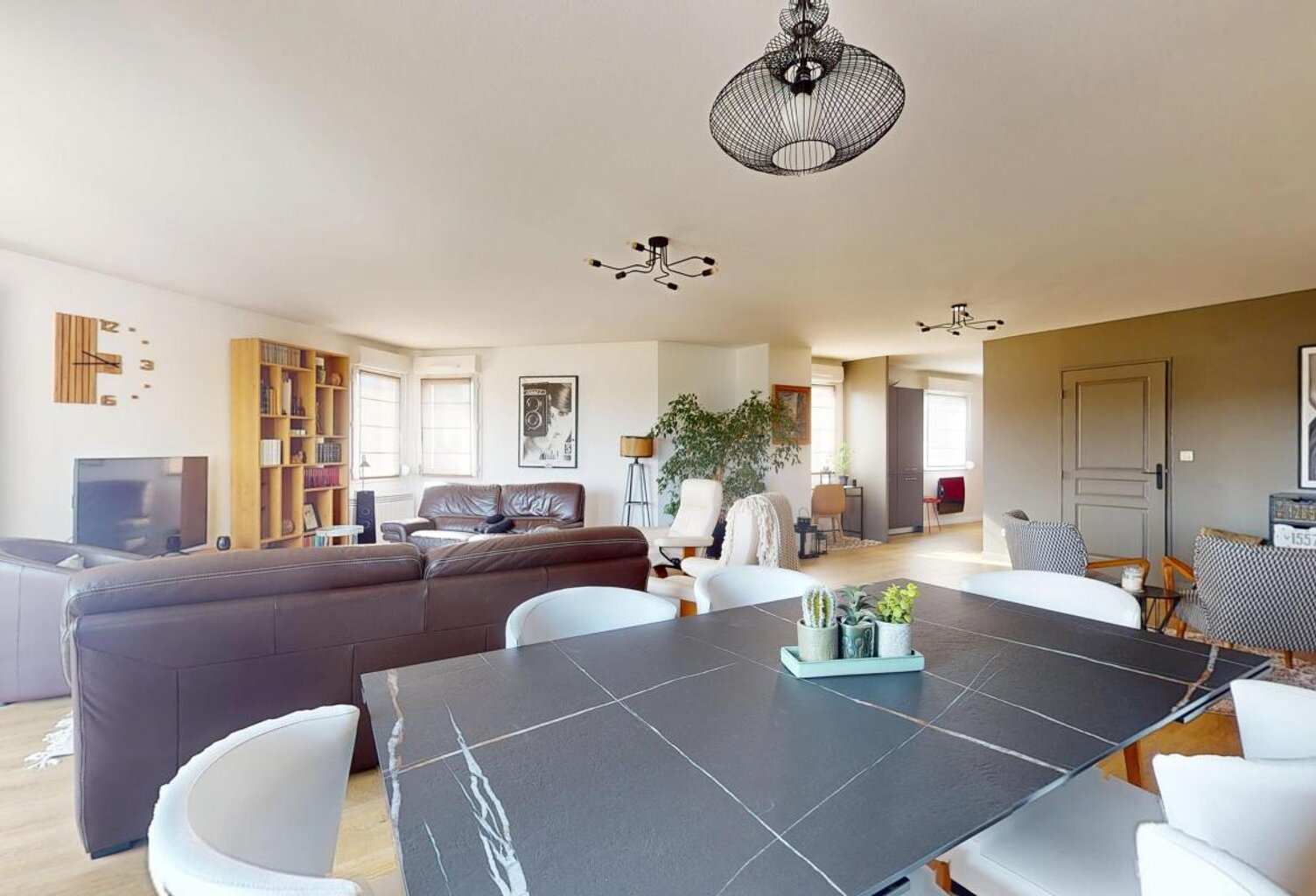 Appartement À Vendre — photo 1