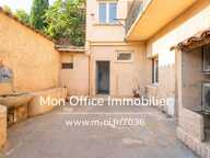 Référence : 7036-CDI. - Grande maison de ville avec cour intérieure et fort potentiel — photo 2