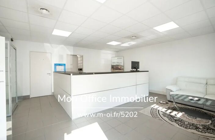 Référence : 6566-NAM. - Local Professionnel Z.A Les Milles — photo 5