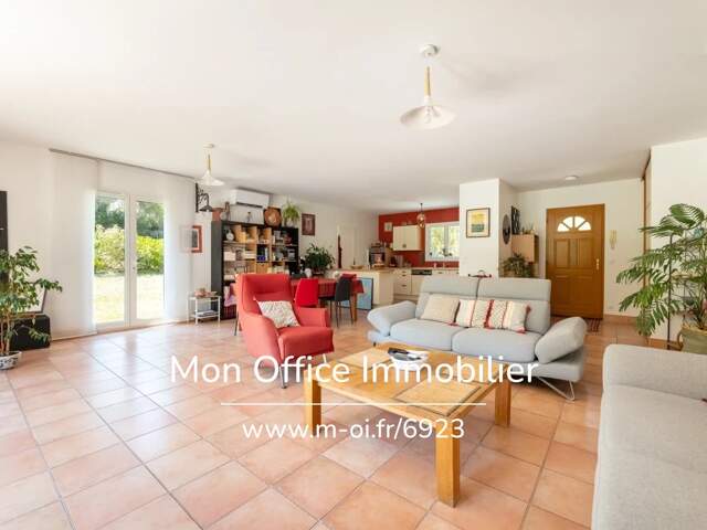 Référence : 6923-EBE. - Maison de plain-pied 120 m² sur 4 000 m² de terrain – Un havre de paix aux portes d’Aix-en-Provence — photo du bien