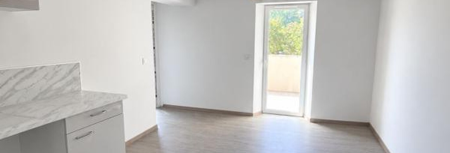 Appartement 1 Pièce 32 m² à louer à Gréoux-les-Bains (04800)