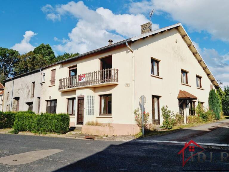 maison de 258 m2 garages 200 m2 terrain 1664 m2 — photo 1