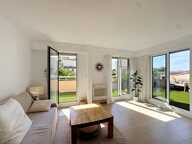 LE CANNET- APPARTEMENT FAÇON VILLA SUR LES TOITS – GARAGE & PISC — photo 2