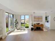 LE CANNET- APPARTEMENT FAÇON VILLA SUR LES TOITS – GARAGE & PISC — photo 3