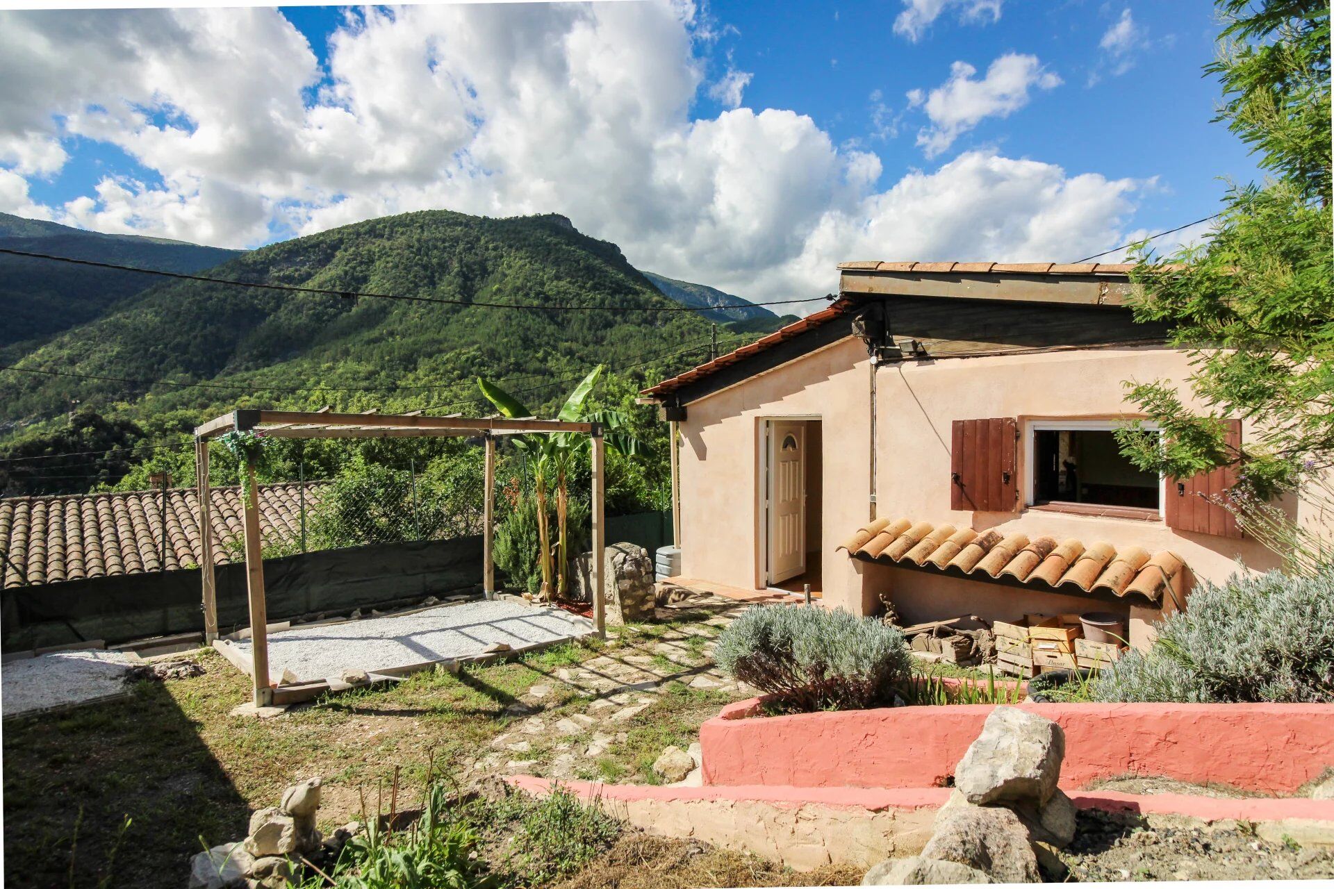 Photo Maison de 2 pièces Roquestéron