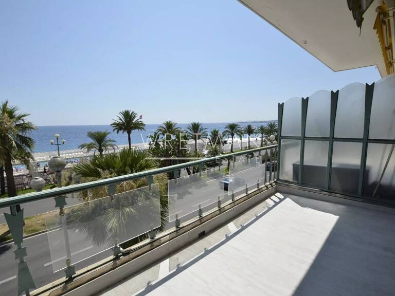 Appartement livré entièrement refait avec terrasse vue mer - Nic — photo 1