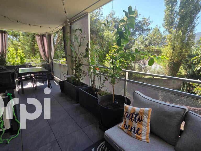A vendre dans une résidence récente, type 4/5, terrasse de 18m², double box — photo 1