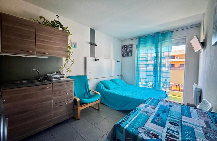 Beau studio lumineux avec balcon — photo 5