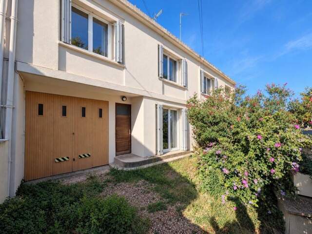 PÉZENAS — Maison proche du cours jean jaures et des commerces — photo du bien