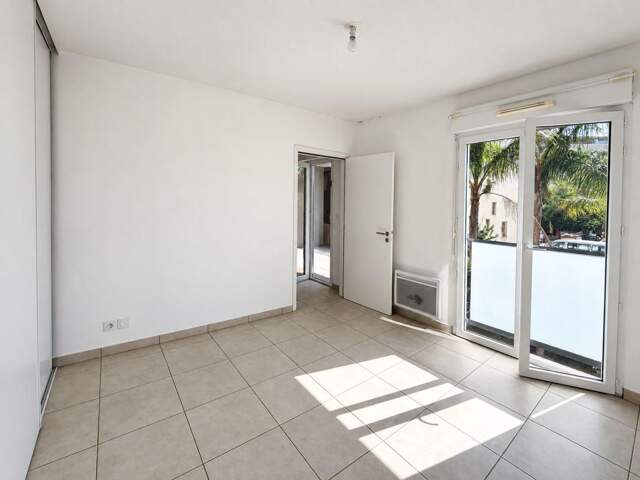 Fréjus — 4 pièces 77 m², terrasse et garage — photo du bien