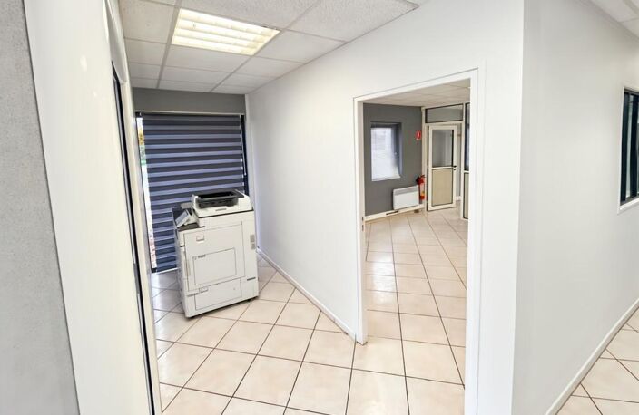 À LOUER – BUREAUX ET ENTREPOT 148 M² – ZONE D’ACTIVITÉ DE SAINT-BRANCHS — photo 4