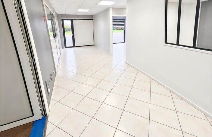 À LOUER – ESPACE DE BUREAUX DE 74 M² – ZONE D’ACTIVITÉ DE SAINT-BRANCHS — photo 2