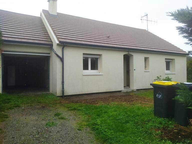 Location Maison 4  pièces 75 m² Lureuil — photo 1