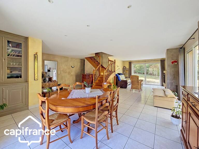 Maison de 169 m2- proche Thouars-terrain de 2000m2 - 4 chambres et + — photo 1