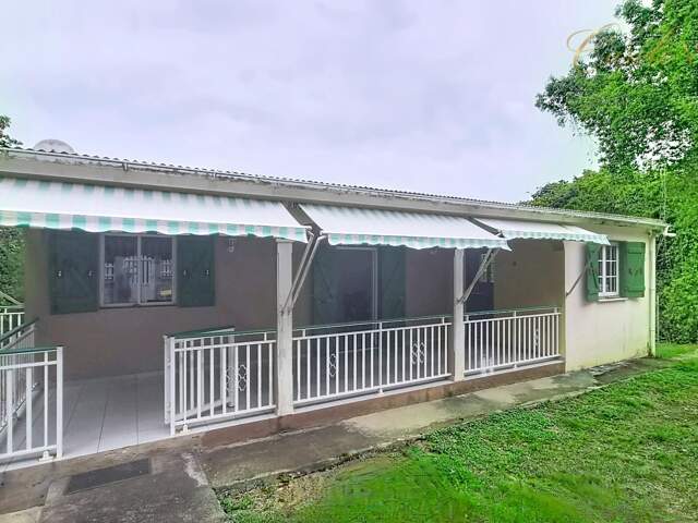 Maison T4 à vendre et son T2 SAINTE ANNE BURAT (971) — photo du bien