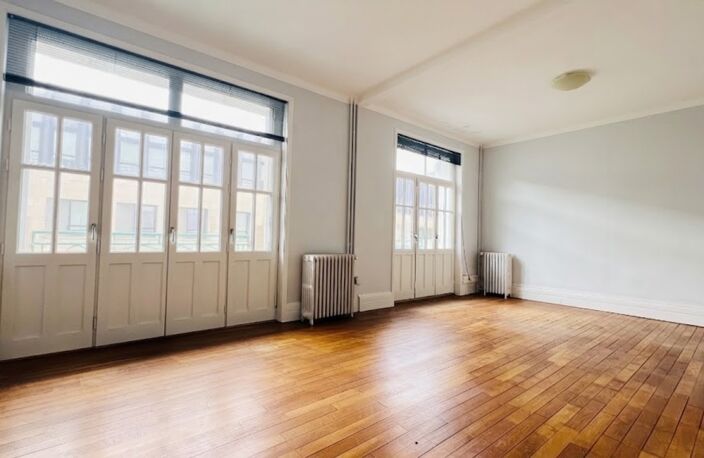 QUIMPER CENTRE (29) – Immeuble de 360 m² habitable avec jardin et garage — photo 4