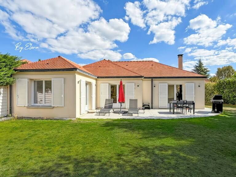 Villa d’architecte rénovée – Golf de Bussy – Plain-pied – 5 chambres – RER A à pied - Bussy-Saint-Georges - à vendre — photo 1