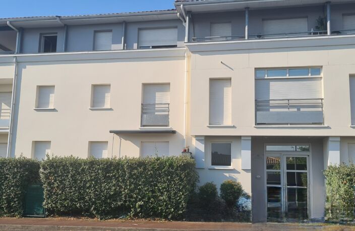 Appartement à vendre 2 pièces BORDEAUX Caudéran (33)avec jardin/terrasse et place de parking privative — photo 2